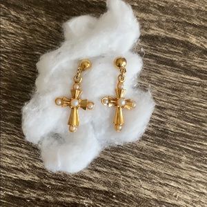 Pearl cross earrings